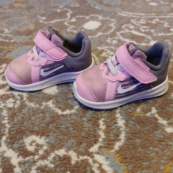 infant girl nike sneakers